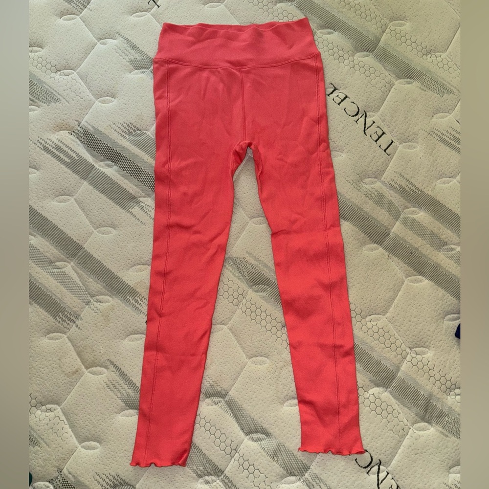 Harmony & Balance Medium Coral Leggings